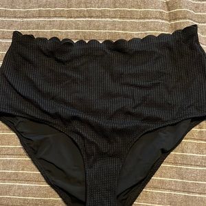 Black scallop top swim suit bottoms